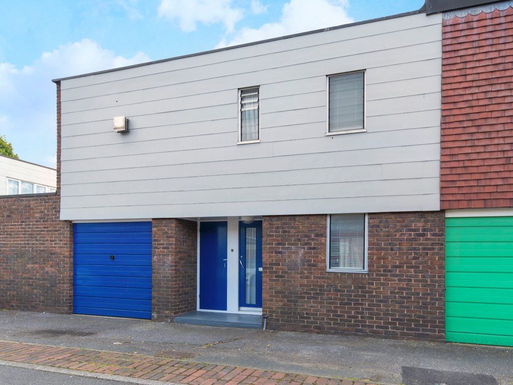 2 bed end terrace house for sale in Grayswood Gardens, Raynes Park