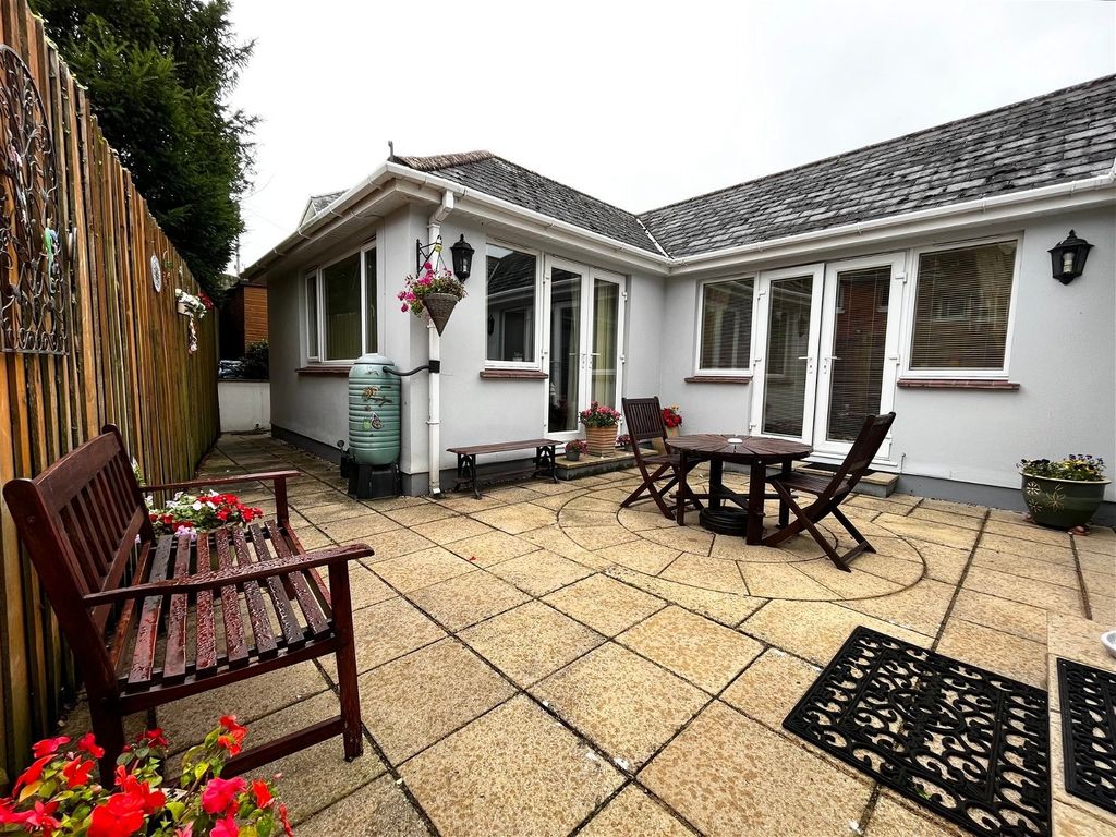 3 bed bungalow for sale in York Road, Paignton TQ4, £335,000 Zoopla