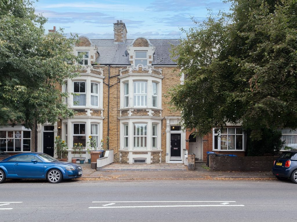 5 bed terraced house for sale in Kingsthorpe Grove, Northampton