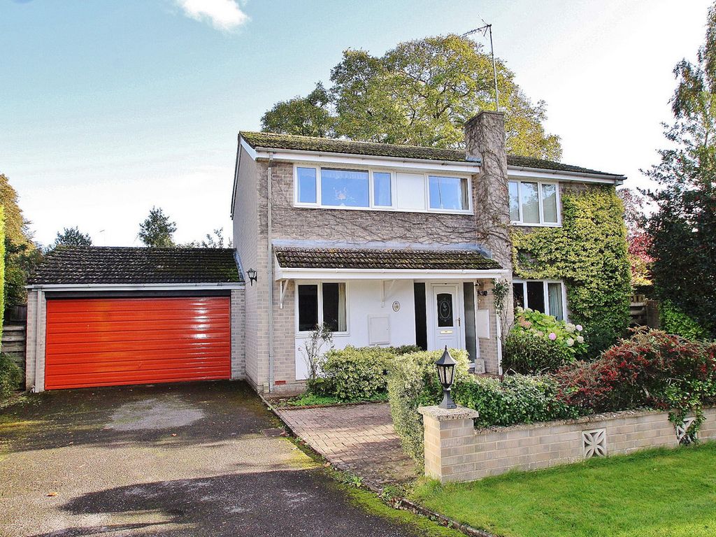 4 bed detached house for sale in Vanner Road, Witney OX28, £650,000