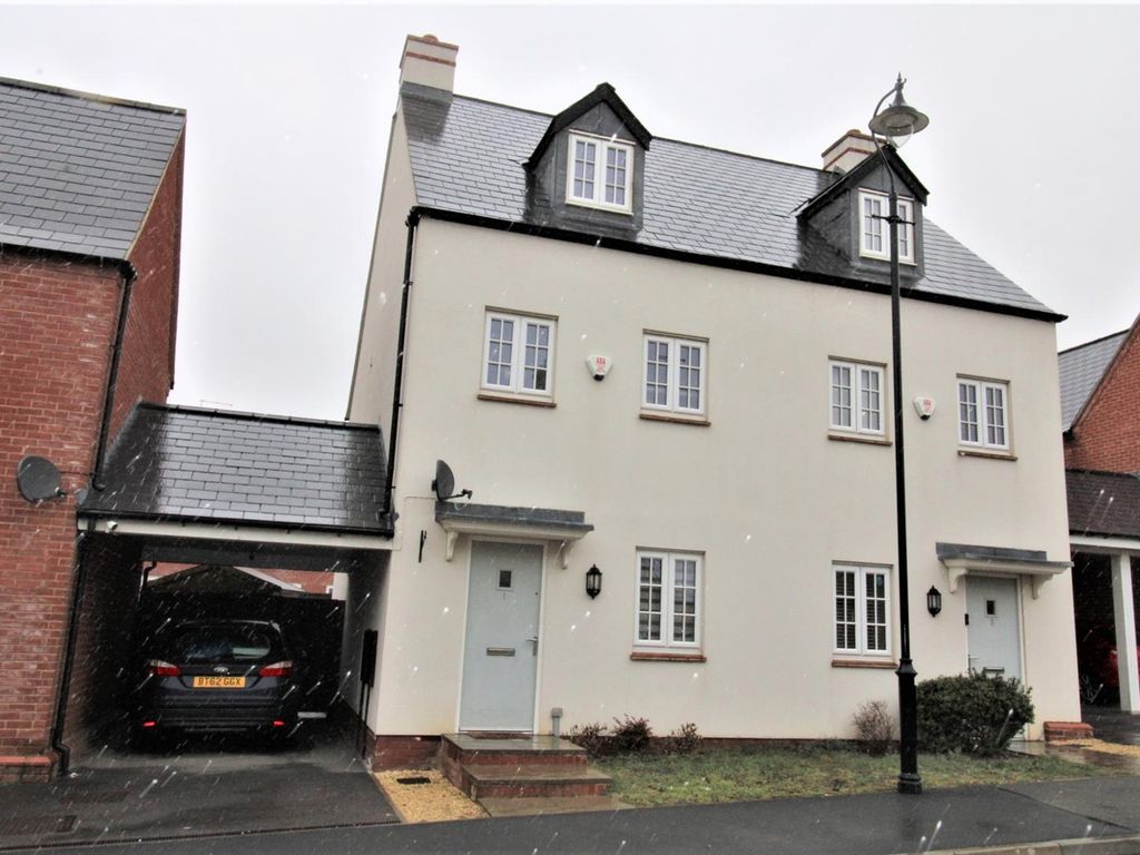 3 bed property for sale in Meadowsweet Way, Wootton, Northampton NN4