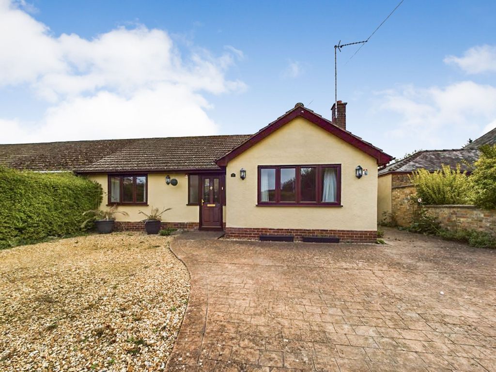 3 bed semidetached bungalow for sale in Green End Road, Sawtry
