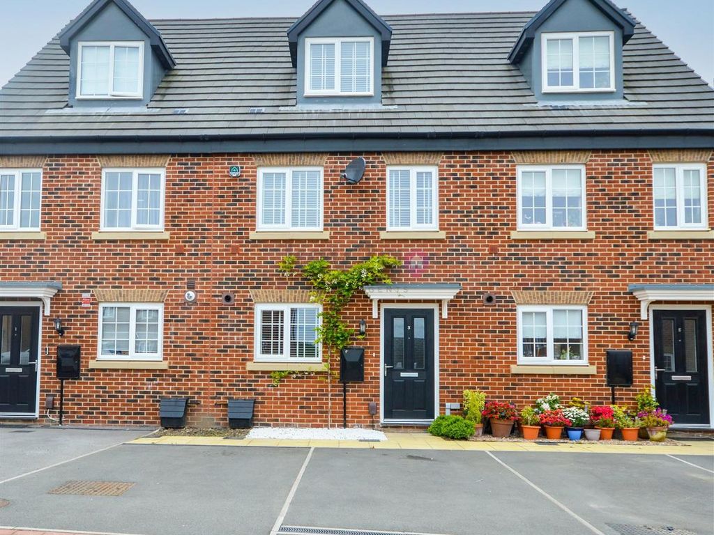 3 bed town house for sale in Judd Close, Halfway, Sheffield S20 Zoopla