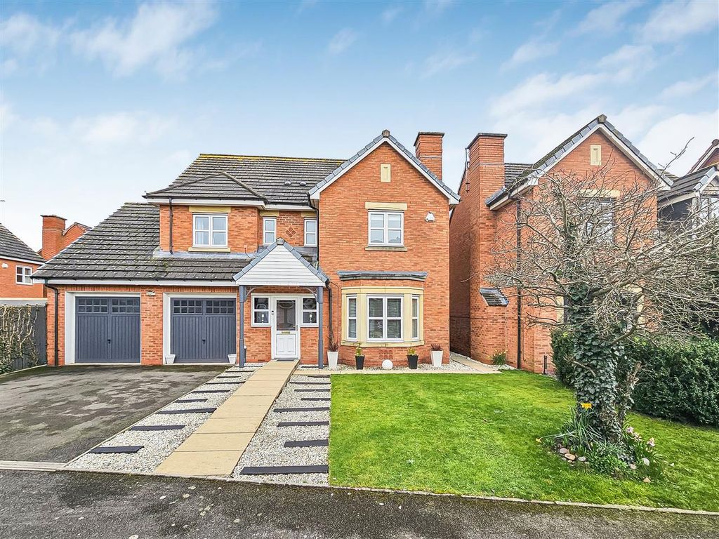 4 bed detached house for sale in Alderson Drive, Stretton, BurtonUpon
