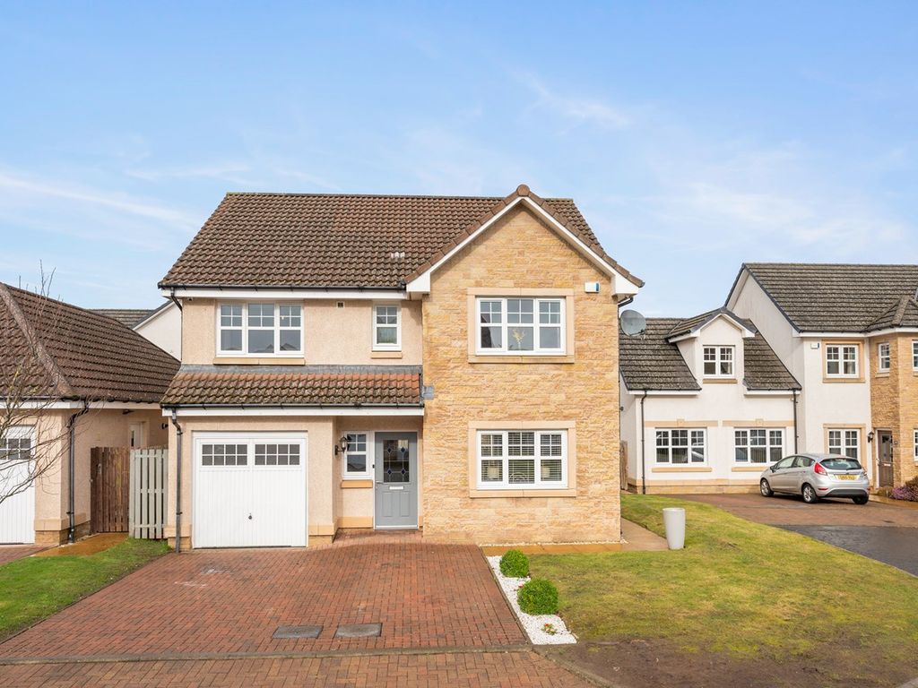 4 bed detached house for sale in Cambus Avenue, Larbert FK5, £350,000