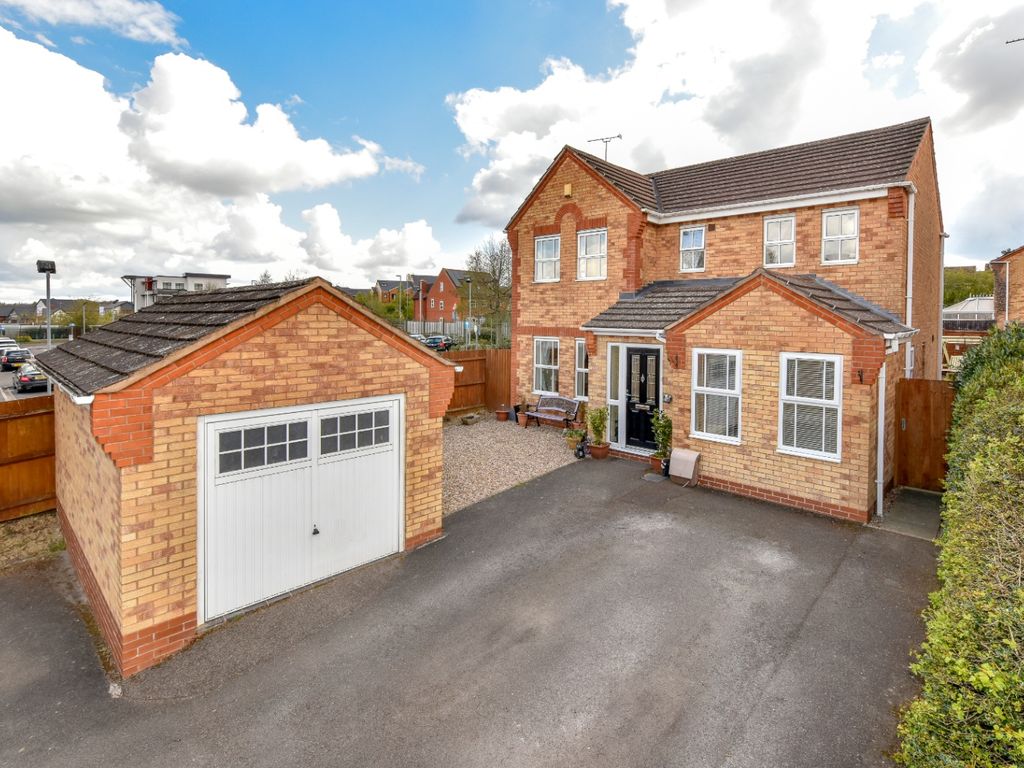 4 bed detached house for sale in Ryelands Close, Market Harborough
