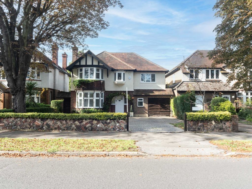 4 bed detached house for sale in The Avenue, SunburyOnThames TW16, £1,600,000 Zoopla
