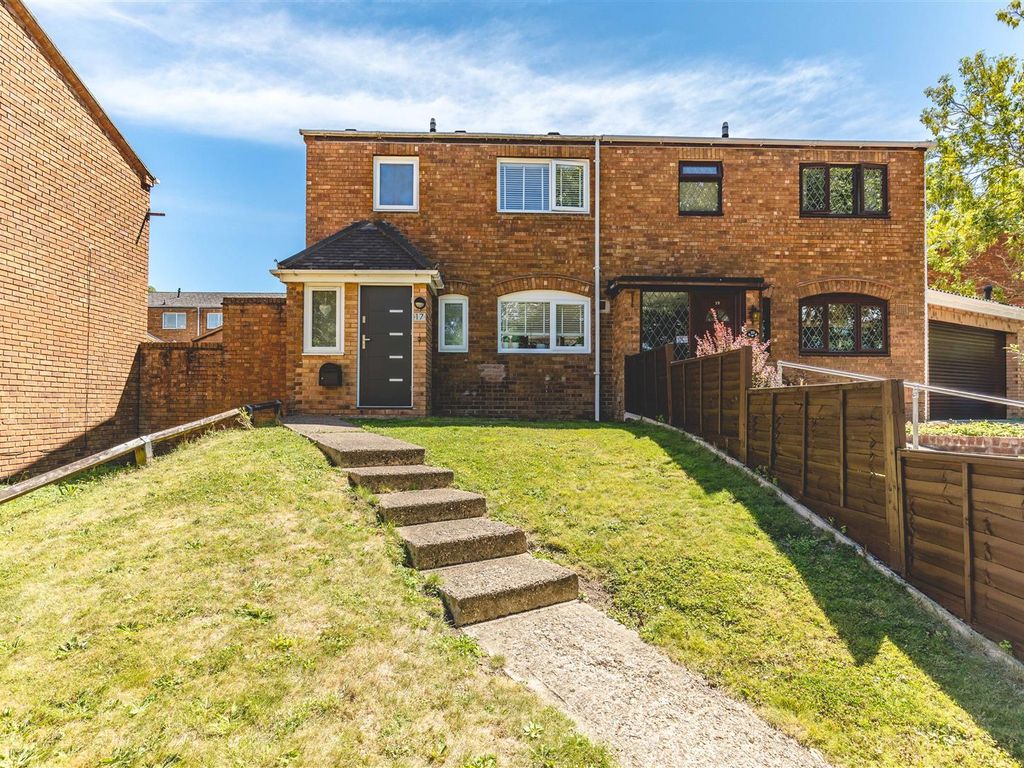 3 bed semidetached house for sale in Foster Avenue, Windsor SL4, £