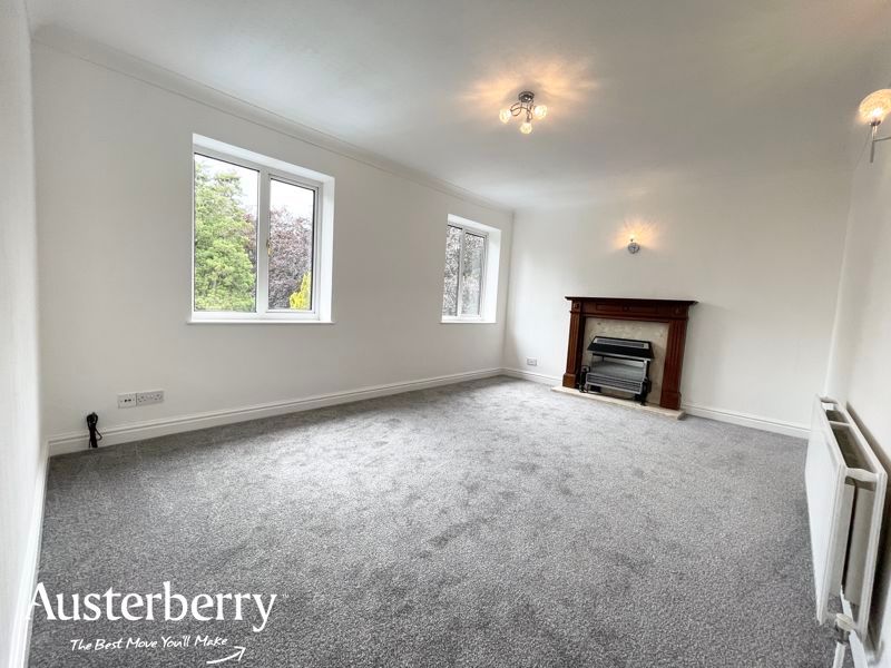 2 bed flat to rent in Queens Court, Queens Park Avenue, Dresden, Stoke