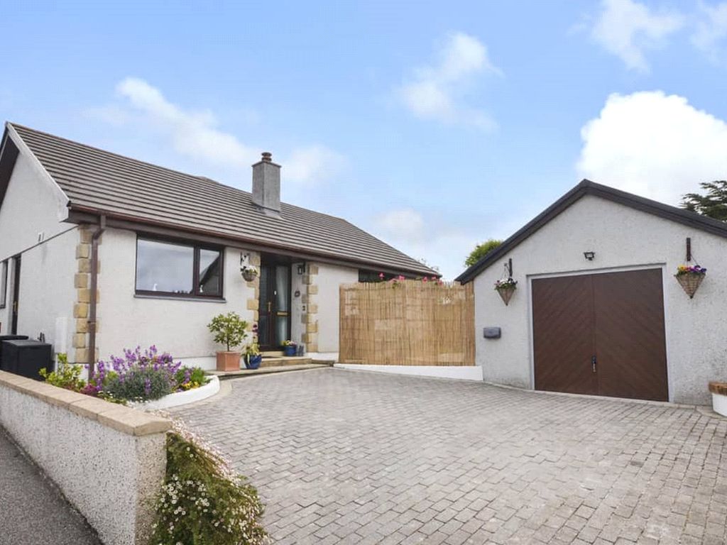 5 bed bungalow for sale in Glendale Crescent, Mount Hawke, Truro