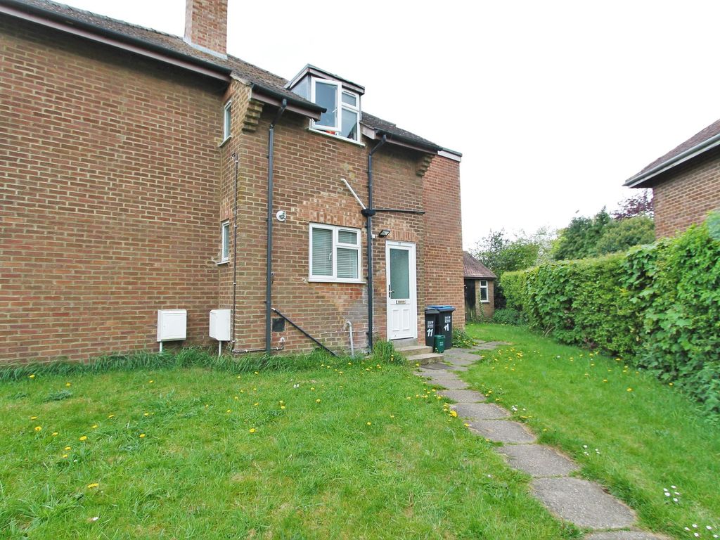 1 bed flat to rent in Homestead Road, Hatfield AL10, £1,150 pcm Zoopla