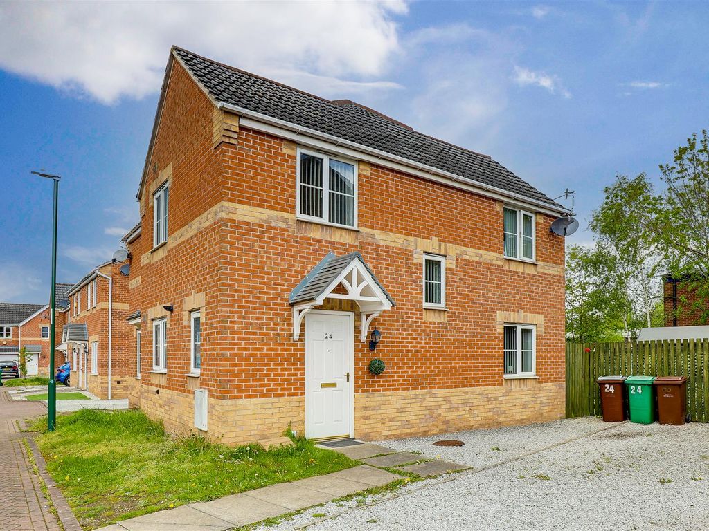 3 bed semidetached house for sale in Weave Close, Basford