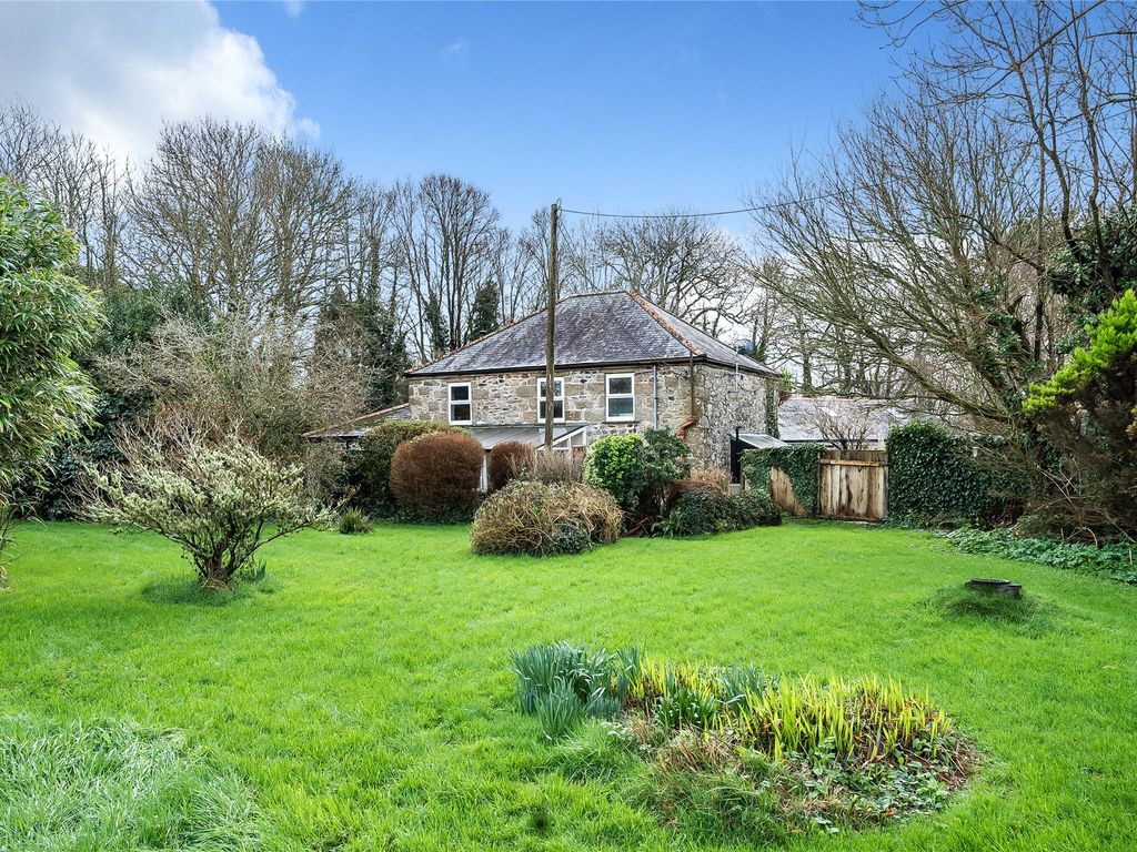 4 bed cottage for sale in Crowlas, Penzance, Cornwall TR20, £575,000