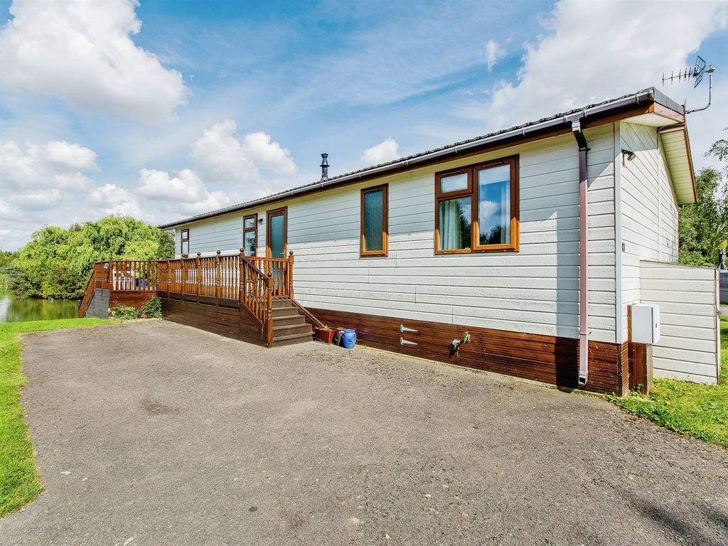 3 bed lodge for sale in Kirkgate, Tydd St. Giles, Wisbech PE13, £