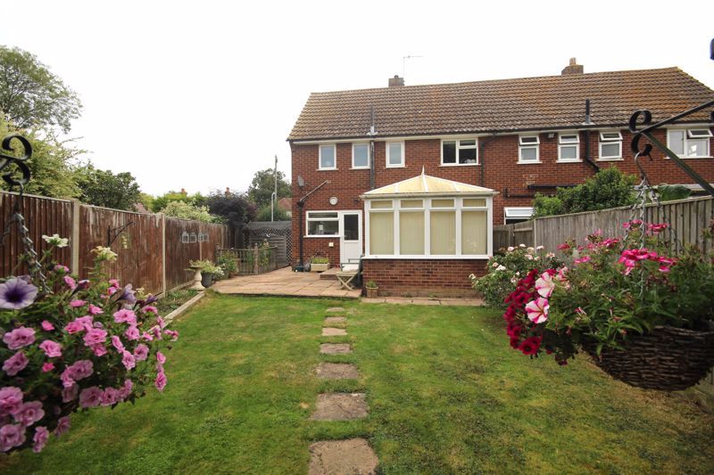 3 bed semidetached house for sale in Elm Grove, Hildenborough