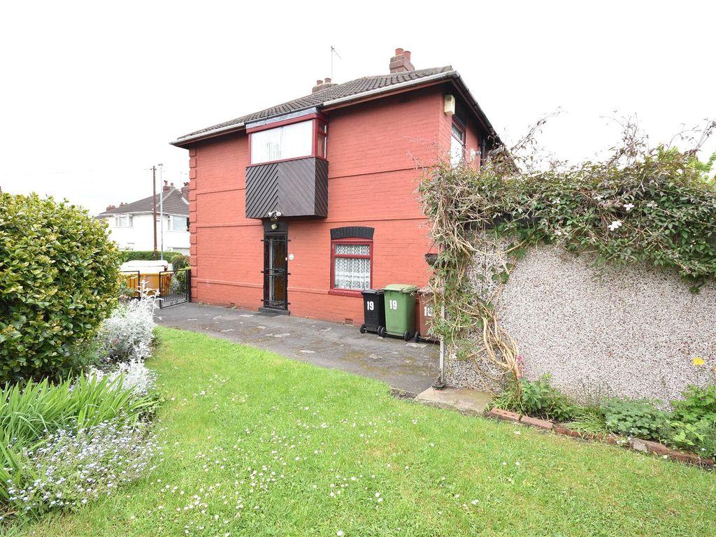 3 bed semidetached house for sale in Frederick Avenue, Leeds, West
