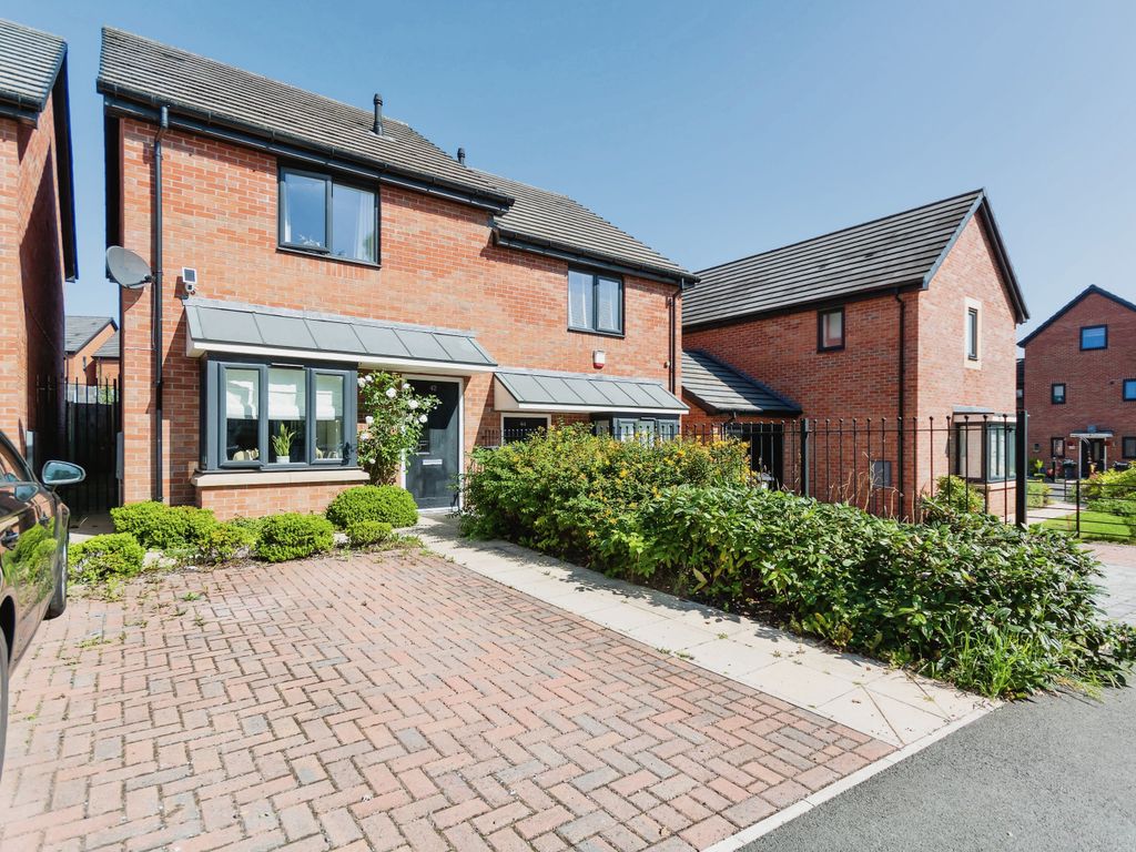 2 bed semidetached house for sale in Green Lane, Birmingham B38, £