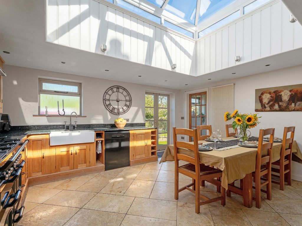 4 bed cottage for sale in Draycott Moreton In Marsh, Gloucestershire