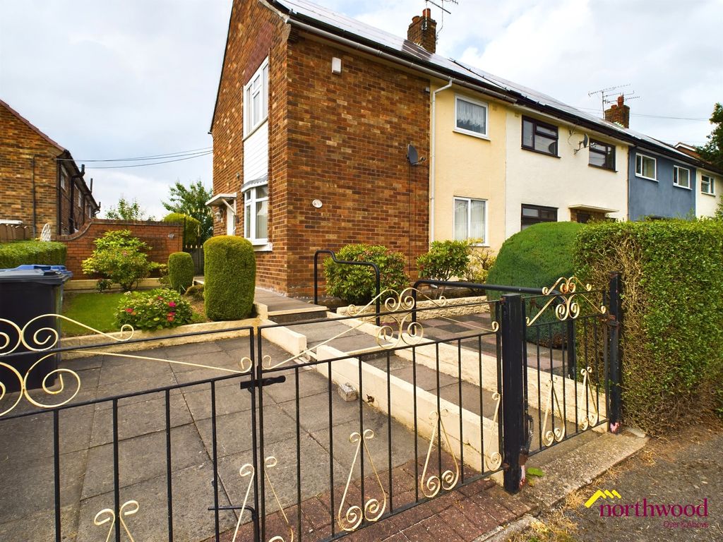 3 bed town house for sale in Seabridge Lane, Clayton, NewcastleUnder