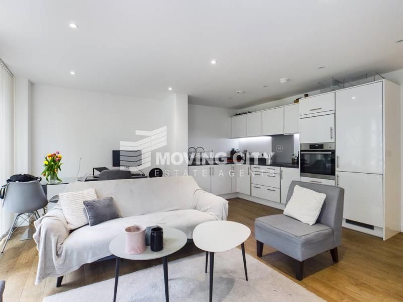 2 bed flat to rent in Southmere House, Highland Street E15 Zoopla