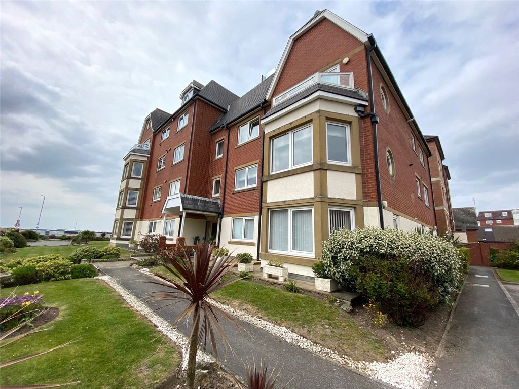 2 bed flat for sale in South Promenade, Lytham St. Annes FY8 Zoopla