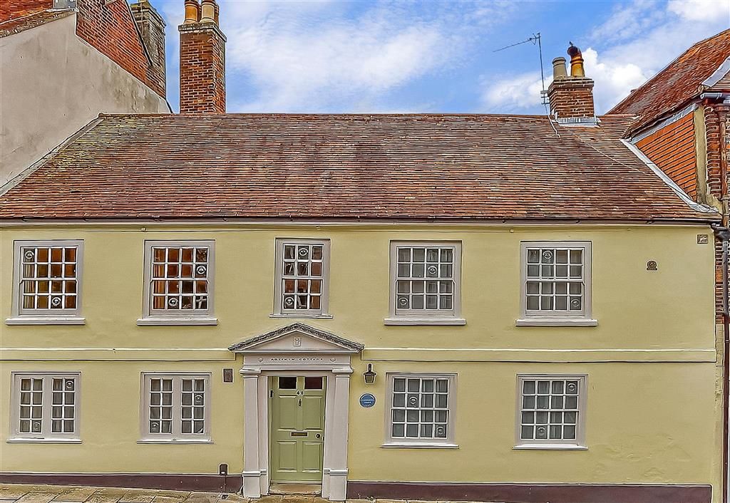 5 bed property for sale in Quay Street, Newport, Isle Of Wight PO30, £