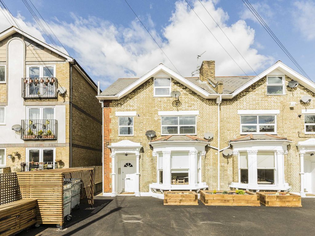 1 bed flat for sale in Culverden Road, London SW12, £400,000 Zoopla