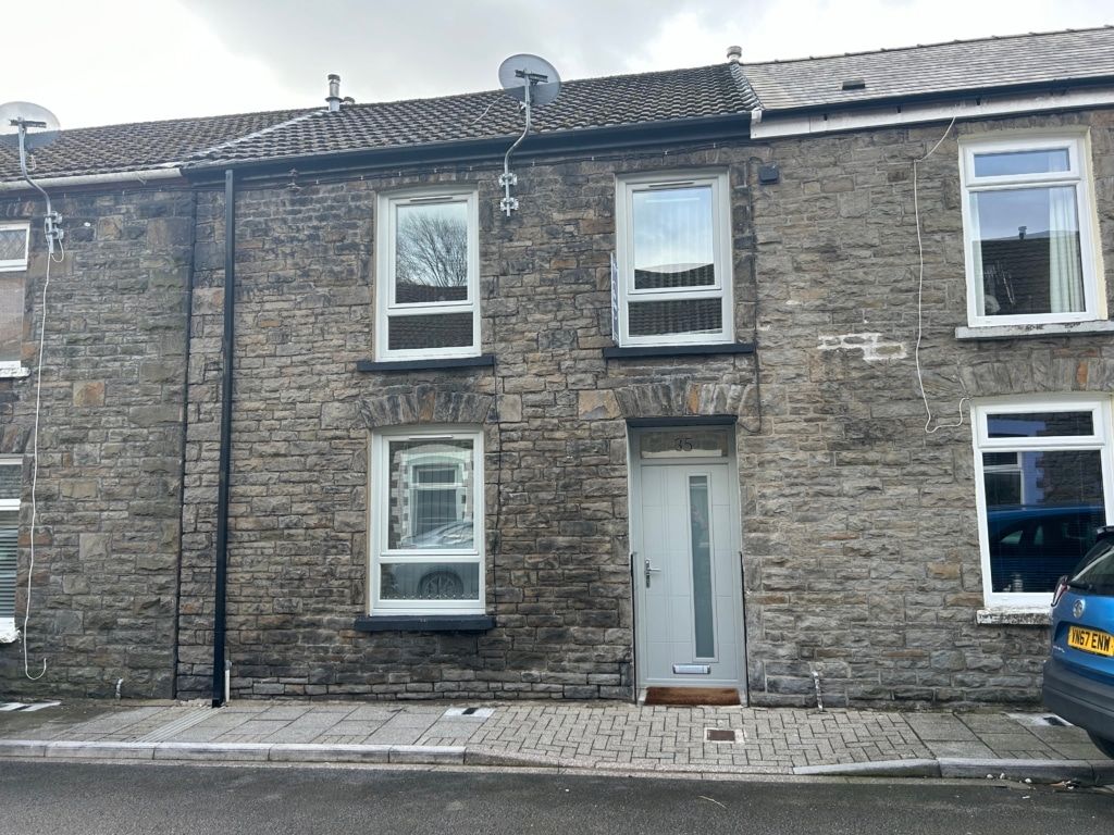 3 bed terraced house to rent in Street, Trehafod, Pontypridd