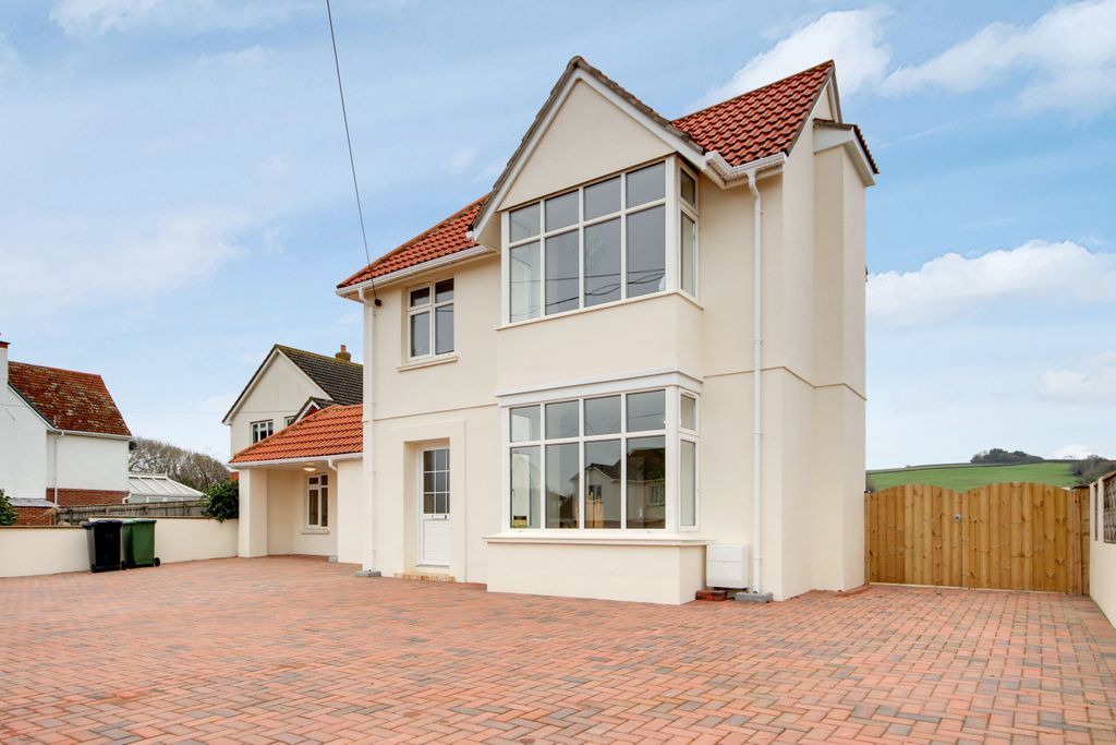4 bed detached house for sale in West Yelland, Barnstaple EX31 Zoopla