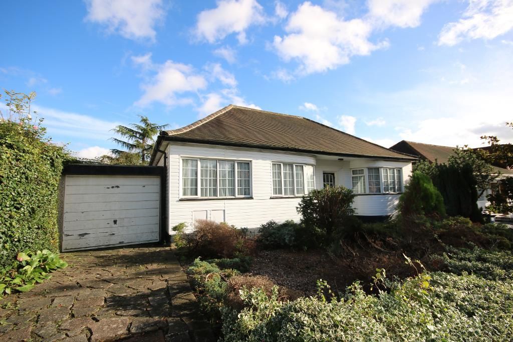 2 bed detached bungalow for sale in Highview Avenue, Edgware, Middlesex HA8, £639,950 Zoopla