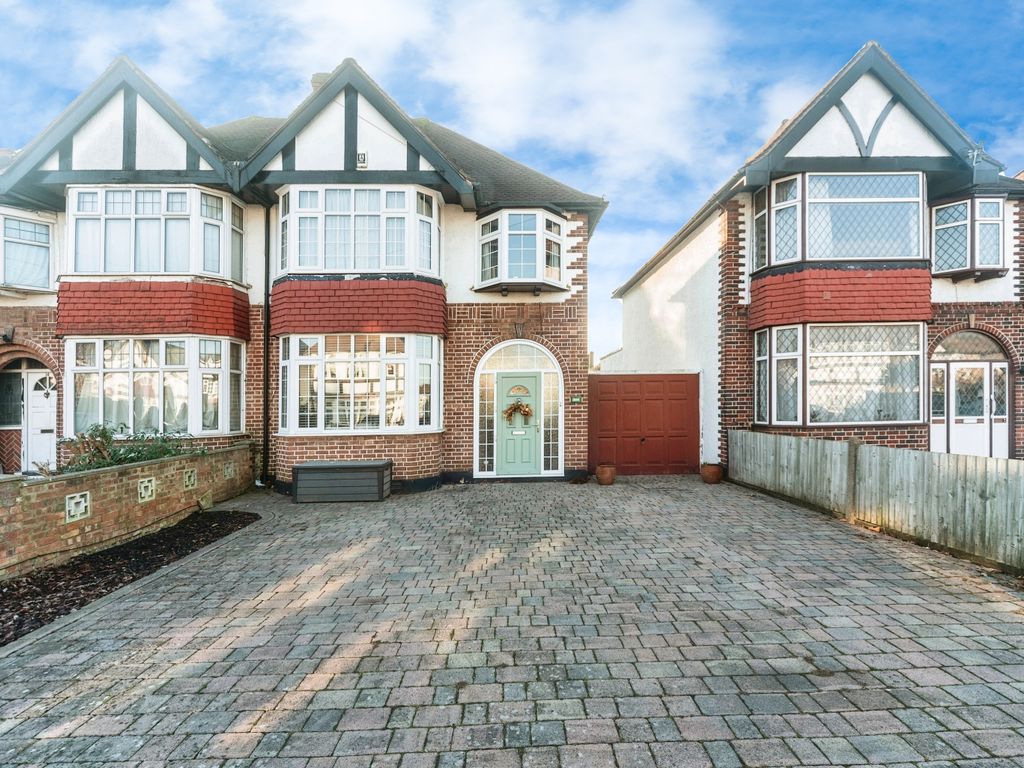 3 bed semidetached house for sale in Reynolds Road, New Malden KT3, £