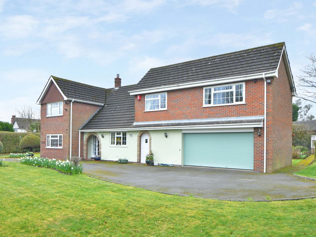 7 bed detached house for sale in Pine Tree Drive, Blythe Bridge ST11, £