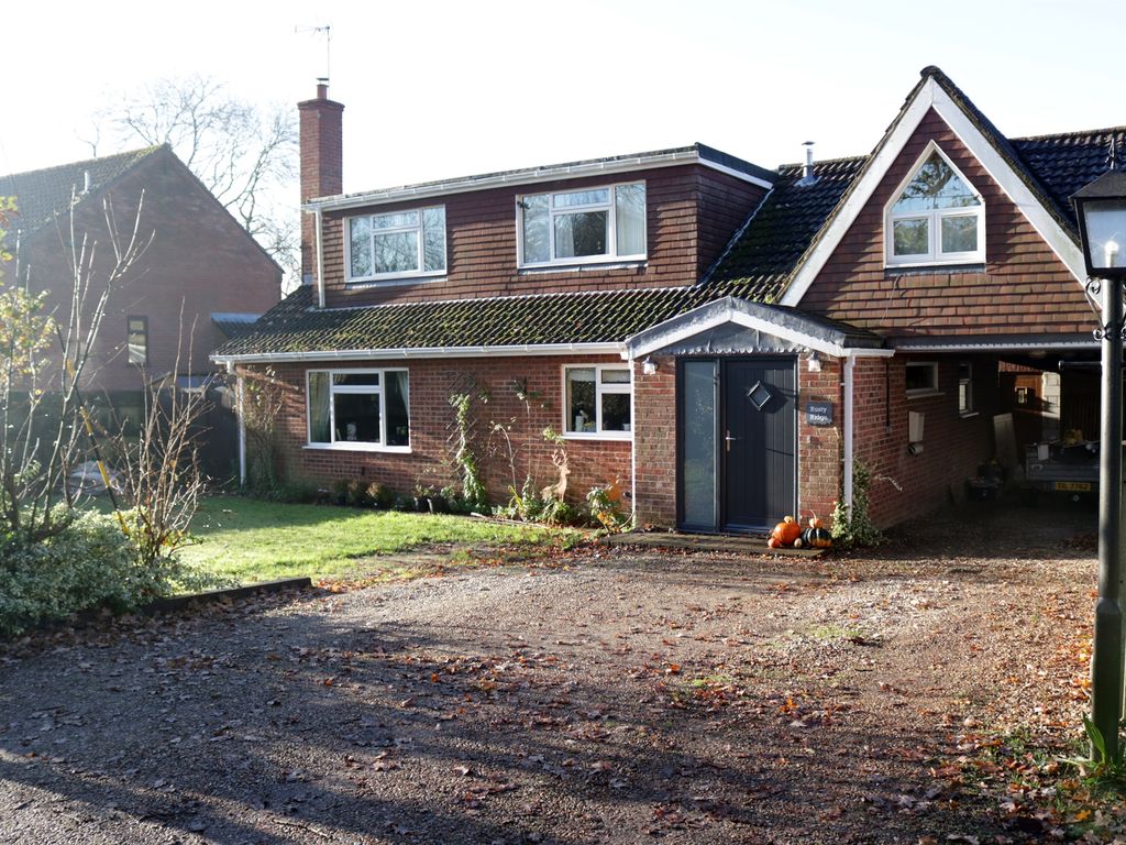 5 bed detached house for sale in The Street, Swanton Novers, Melton