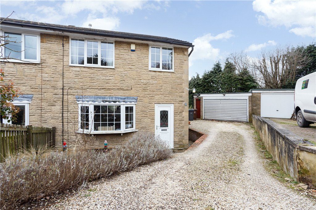4 bed semidetached house for sale in Southcliffe Drive, Baildon