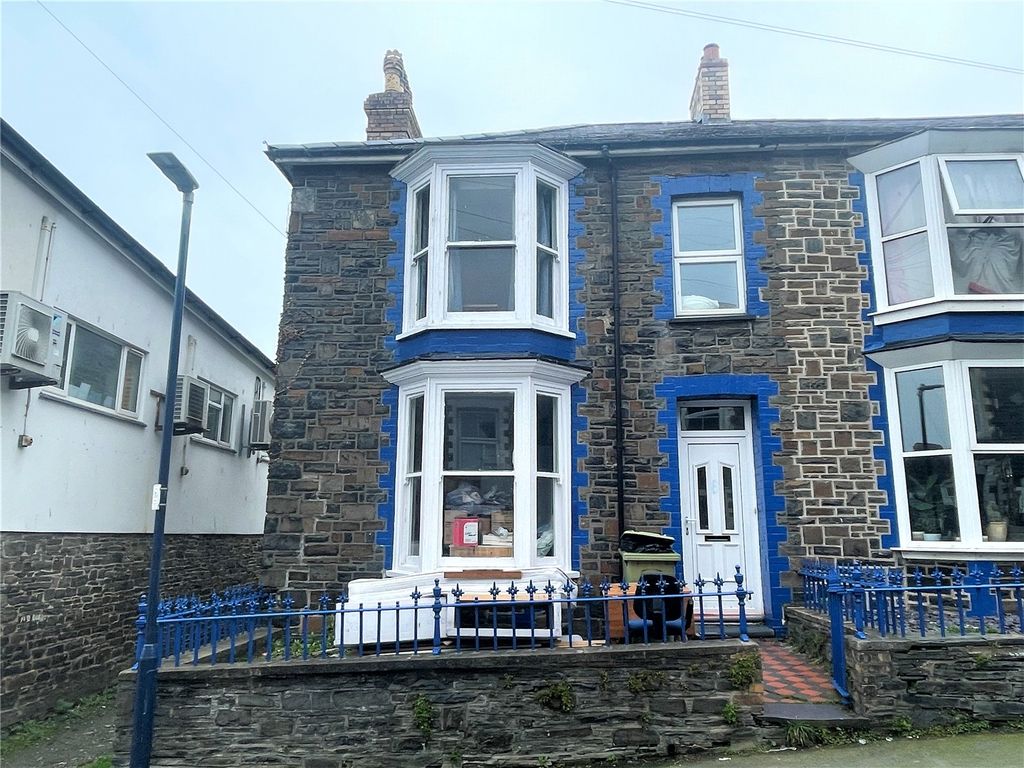 4 bed end terrace house for sale in Vaenor Street, Aberystwyth