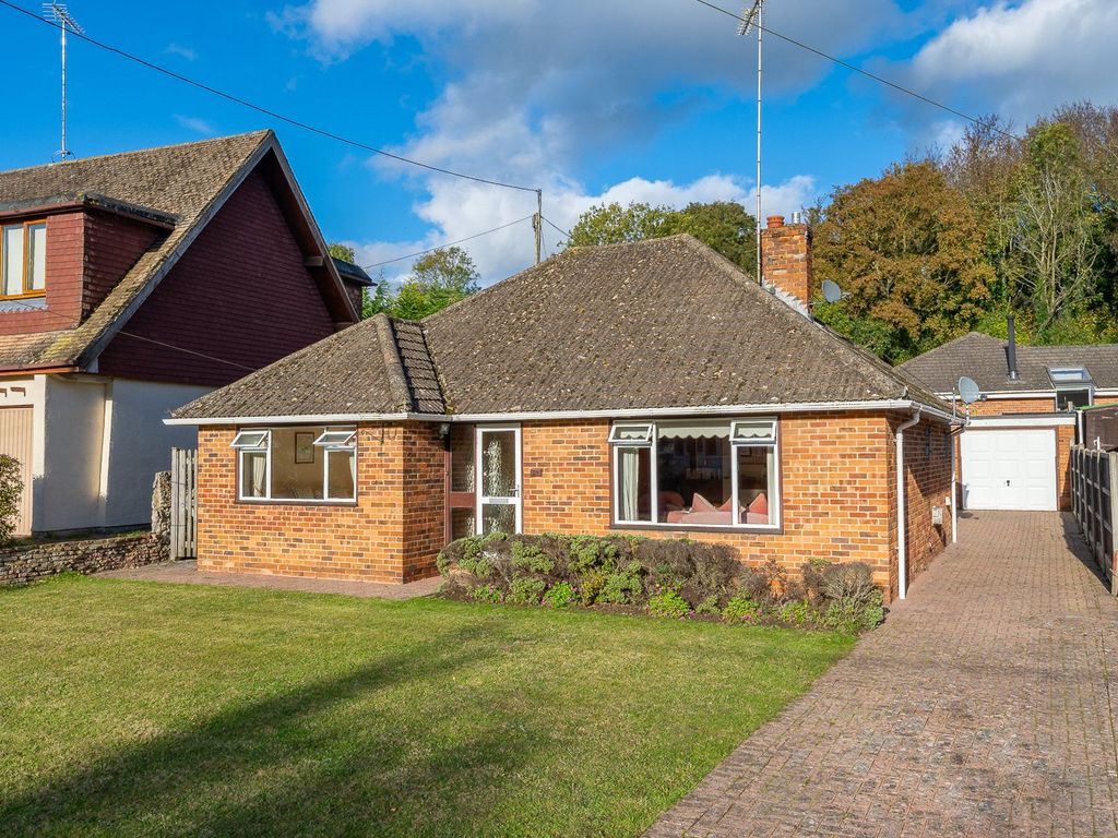 3 bed bungalow for sale in The Quarries, Boughton Monchelsea, Maidstone