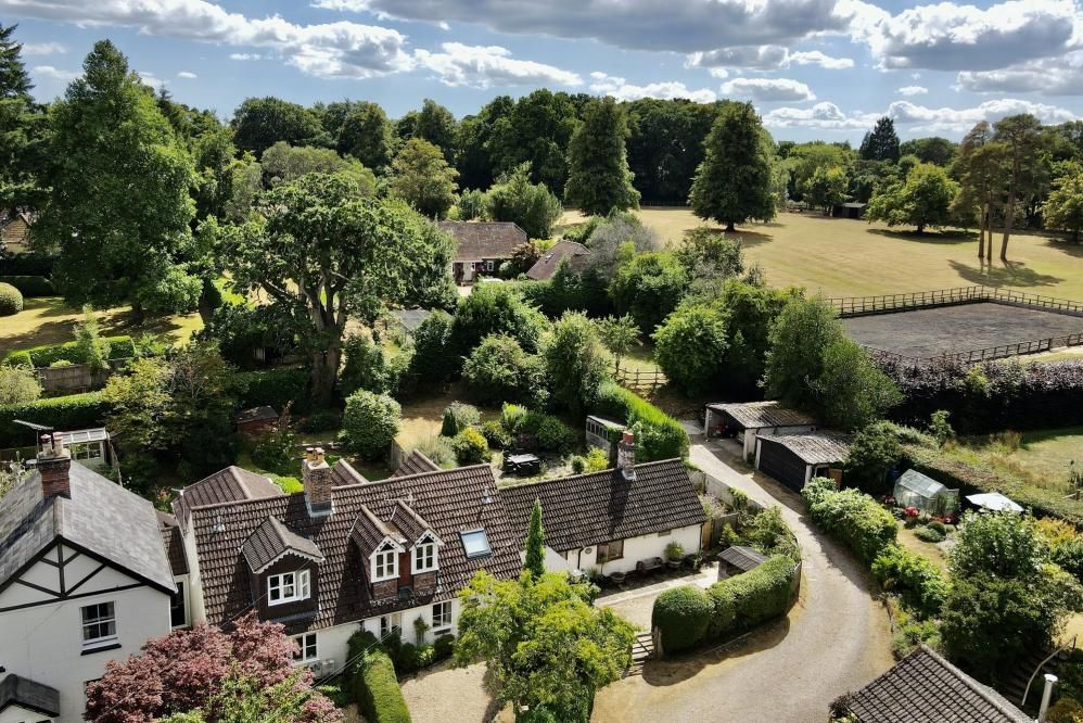 2 bed semidetached house for sale in Lester Square, Burley BH24 Zoopla