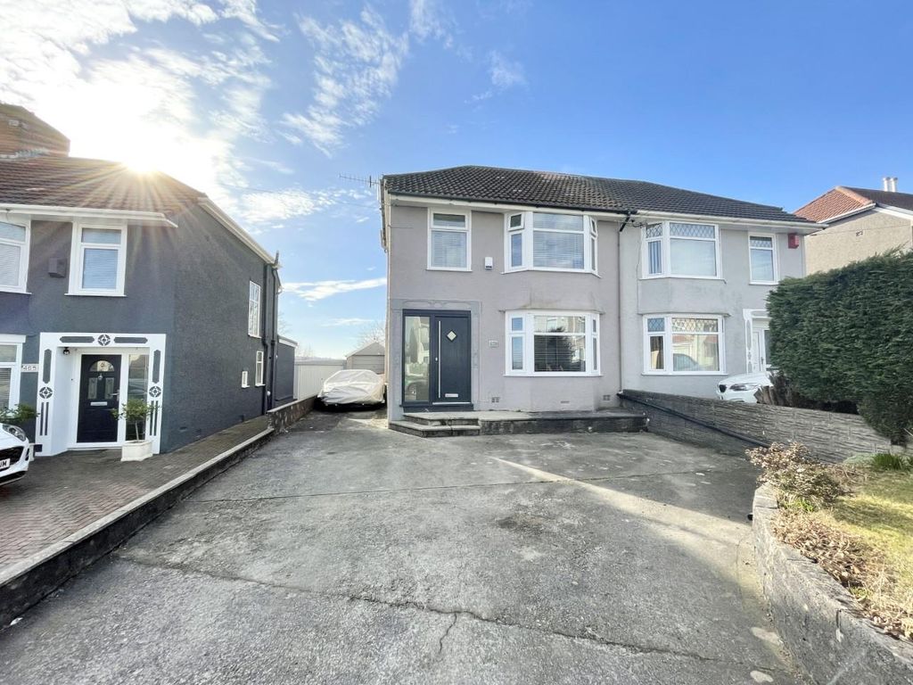 3 bed semidetached house for sale in Pentregethin Road, Gendros