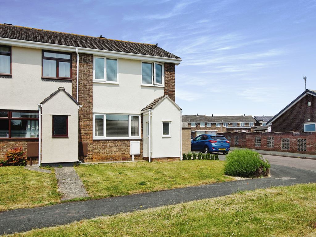 2 bed end terrace house for sale in Rodborough, Yate, Bristol
