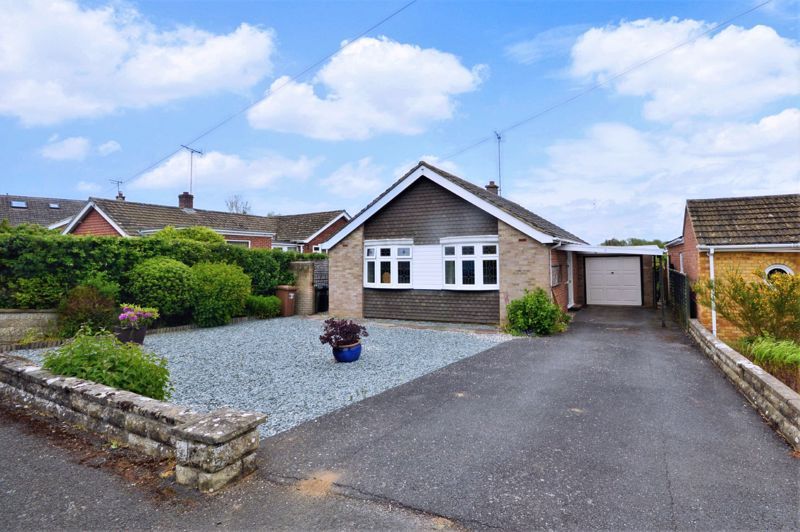 3 bed detached bungalow for sale in Cedar Crescent, Thame OX9 Zoopla