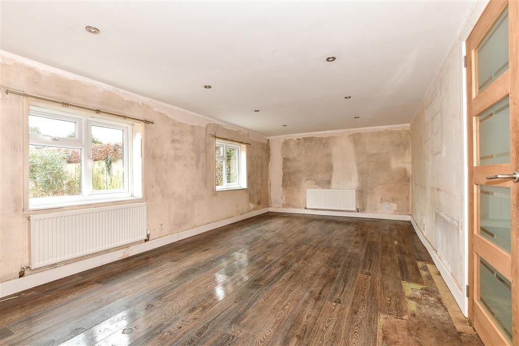 2 bed detached bungalow for sale in Ewell Minnis, Dover, Kent CT15