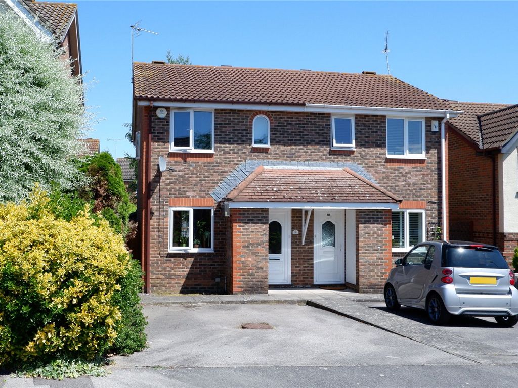 2 bed semidetached house to rent in Poundfield Way, Twyford, Berkshire