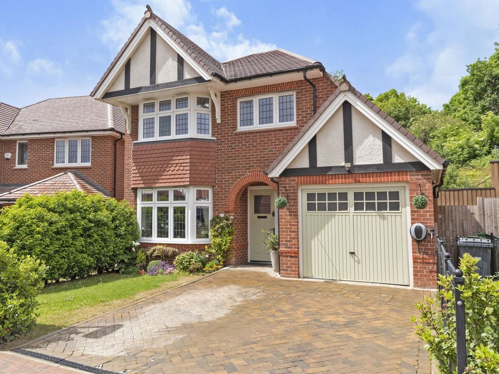 3 bed semidetached house for sale in Armstrong Road, Luton LU2 Zoopla