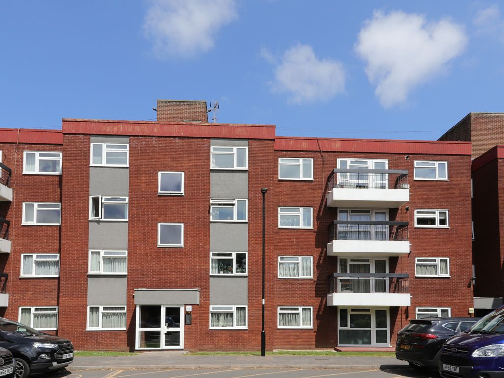 2 bed flat to rent in Grange Gardens, Southgate N14 - Zoopla