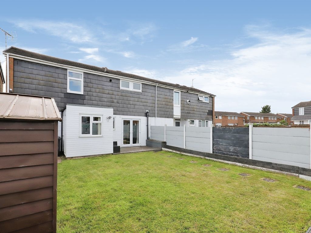 4 bed semidetached house for sale in Southall Road, Ashmore Park, Wolverhampton WV11, £195,000