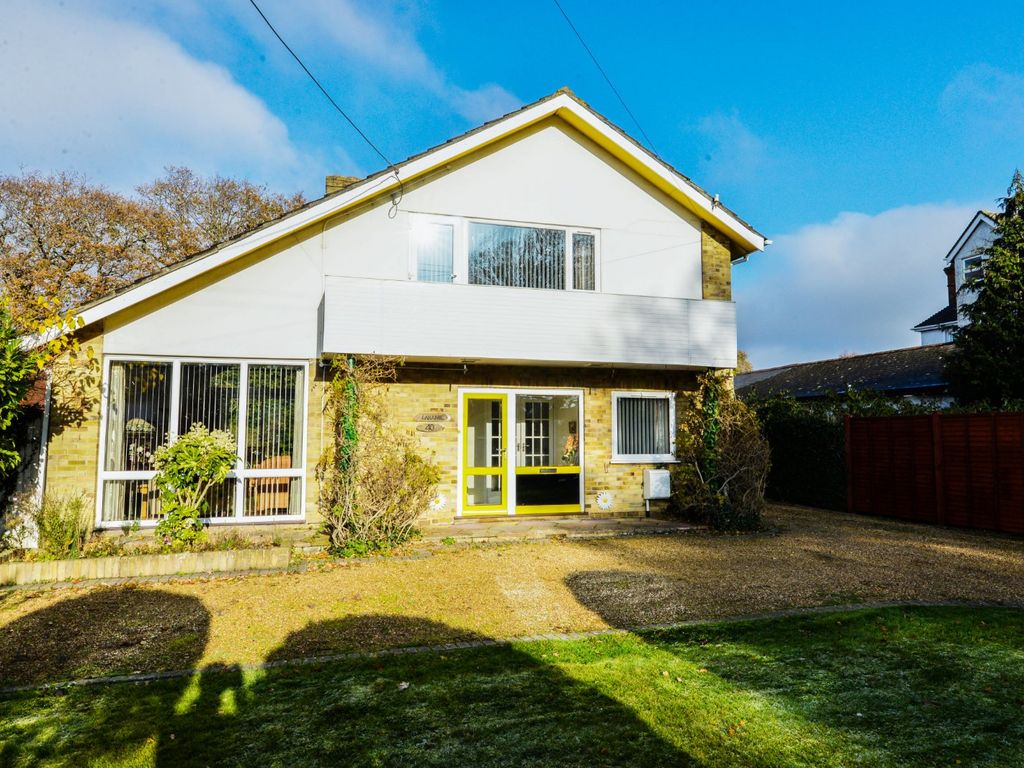 3 bed detached house for sale in Lymington Road, New Milton, Hampshire