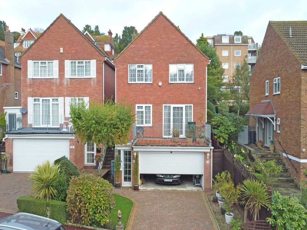 4 bed detached house for sale in Rowsley Road, Eastbourne BN20, £