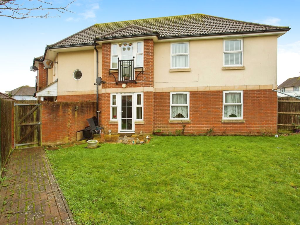 2 bed flat for sale in Hardy Close, Bridgemary, Gosport, Hampshire PO13