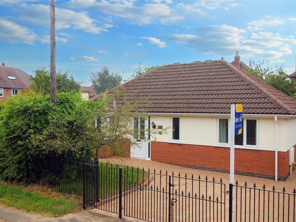 2 bed detached bungalow for sale in Baulk Lane, Stapleford, Nottingham