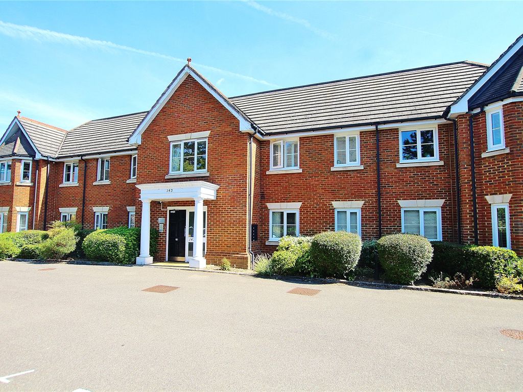 2 bed flat for sale in West End, Woking GU24 Zoopla